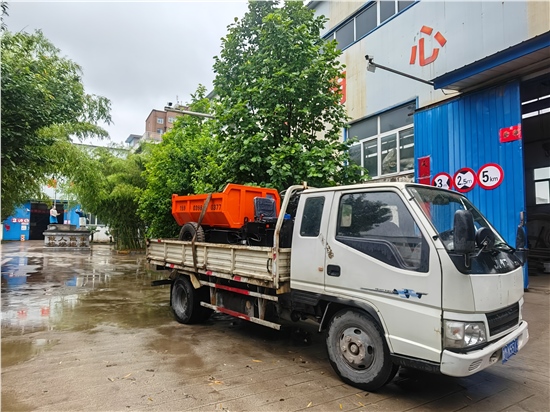 西桐嶼客戶電動(dòng)三輪車發(fā)貨