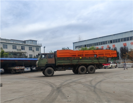 豫靈客戶8m3第一臺梭式礦車發貨