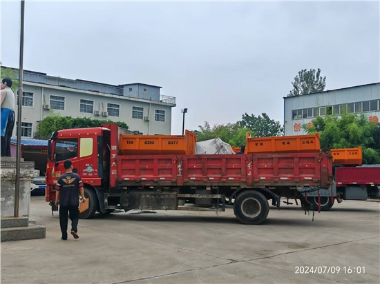 甘肅客戶訂購4臺電動三輪車發貨